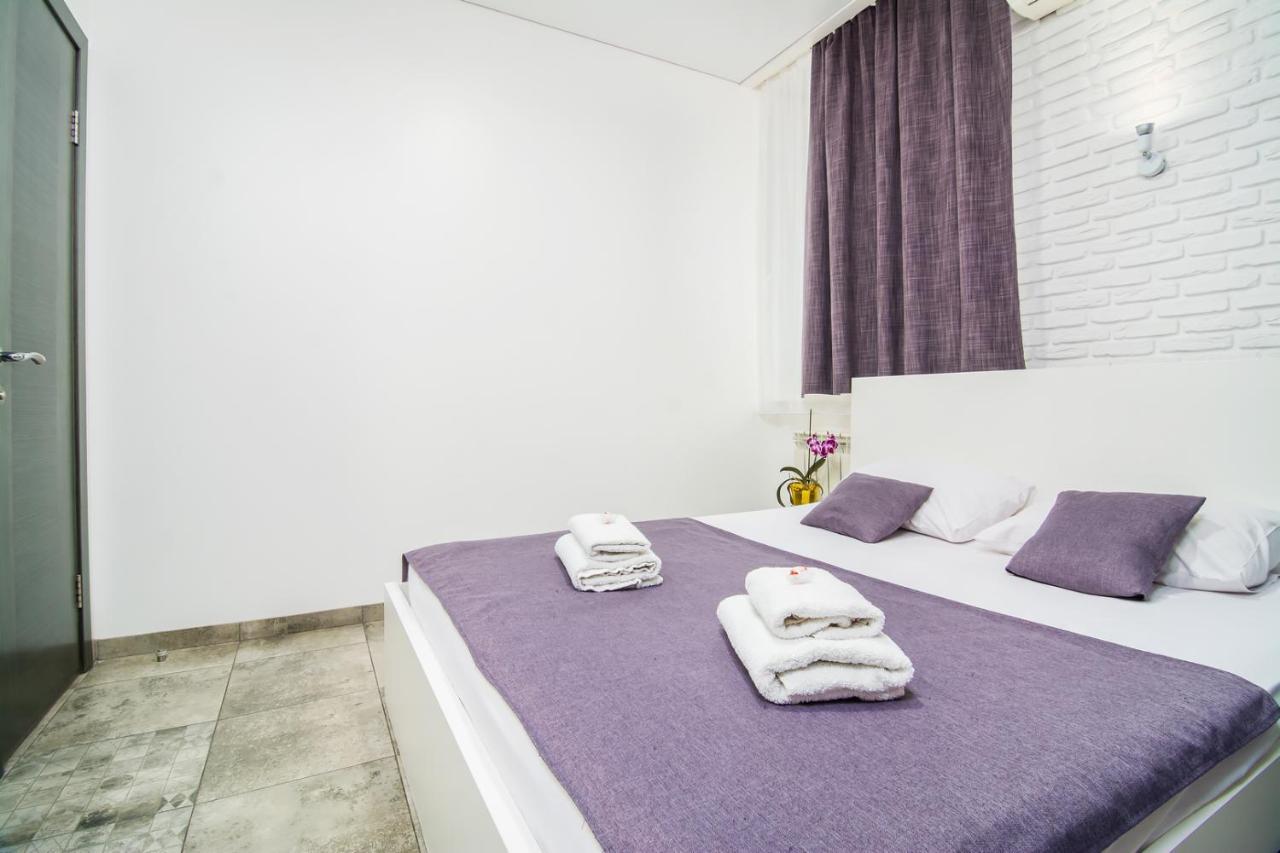 Smart Hotel Rooms Near Metro 24/7 Kiev Exteriör bild